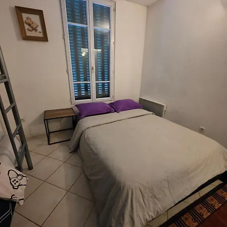 Pr2 - 2 Bedrooms And A Fully Equipped Kitchen 르블랑메스니