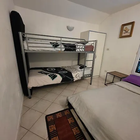 Apartman Pr2 - 2 Bedrooms And A Fully Equipped Kitchen *